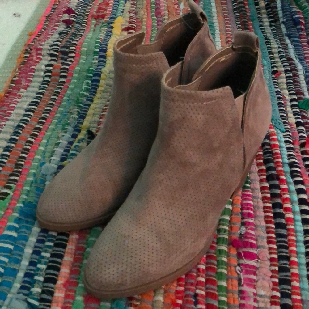 Ankle boots